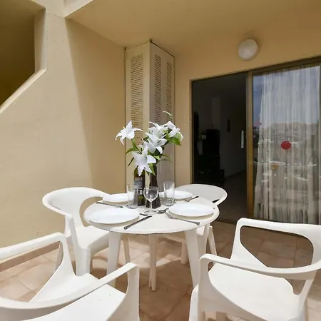 Castle Harbour 32 - One Bed Apartment