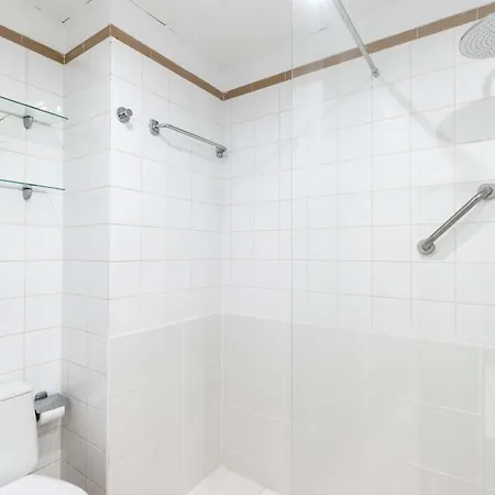 Castle Harbour 32 - One Bed Apartment *