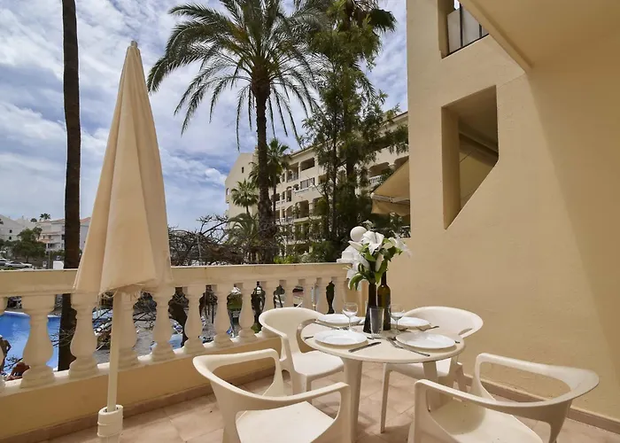 Castle Harbour 32 - One Bed דירה *